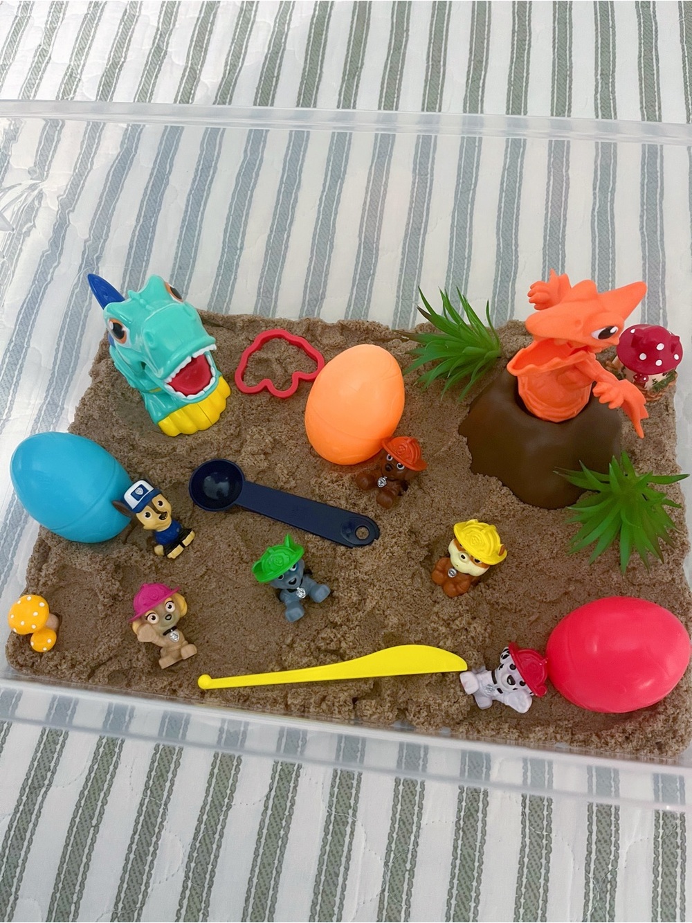 Paw Patrol Dino Island Sensory Kit - Kinetic Sand, Kids Toys
